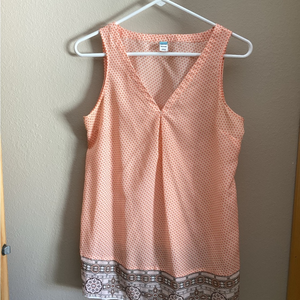 Old Navy Peach Brown Geometric Sleeveless Maternity Blouse XS V-Neck Pleat